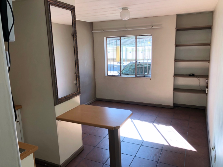 1 Bedroom Property for Sale in Kannoniers Park North West
